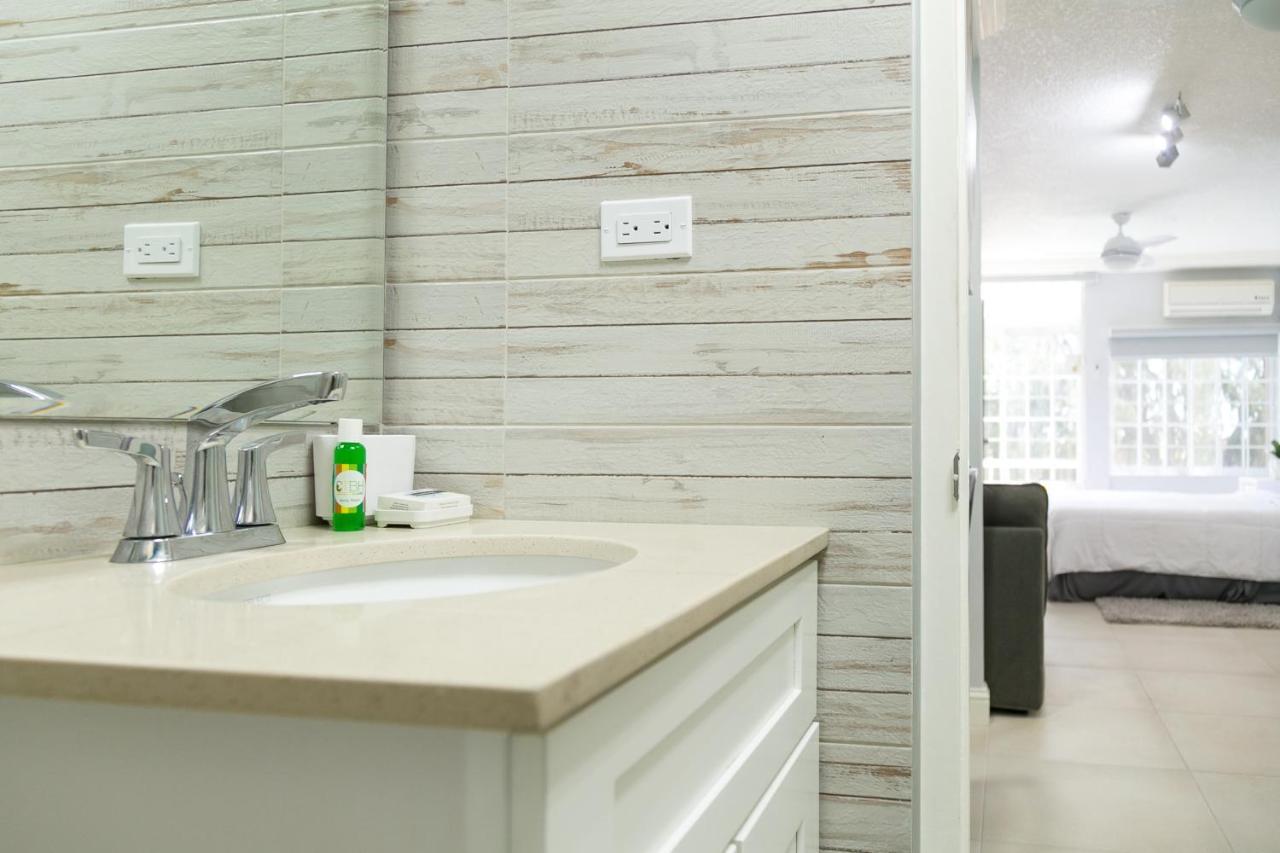 Choose To Be Happy At Seymour # 9 And #16 - Studio Apartments Кингстон Экстерьер фото